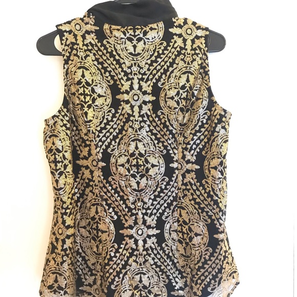 Top - Picture 2 of 2